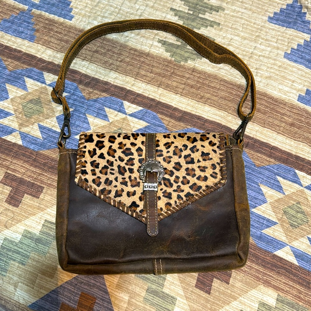 Myra crossbody